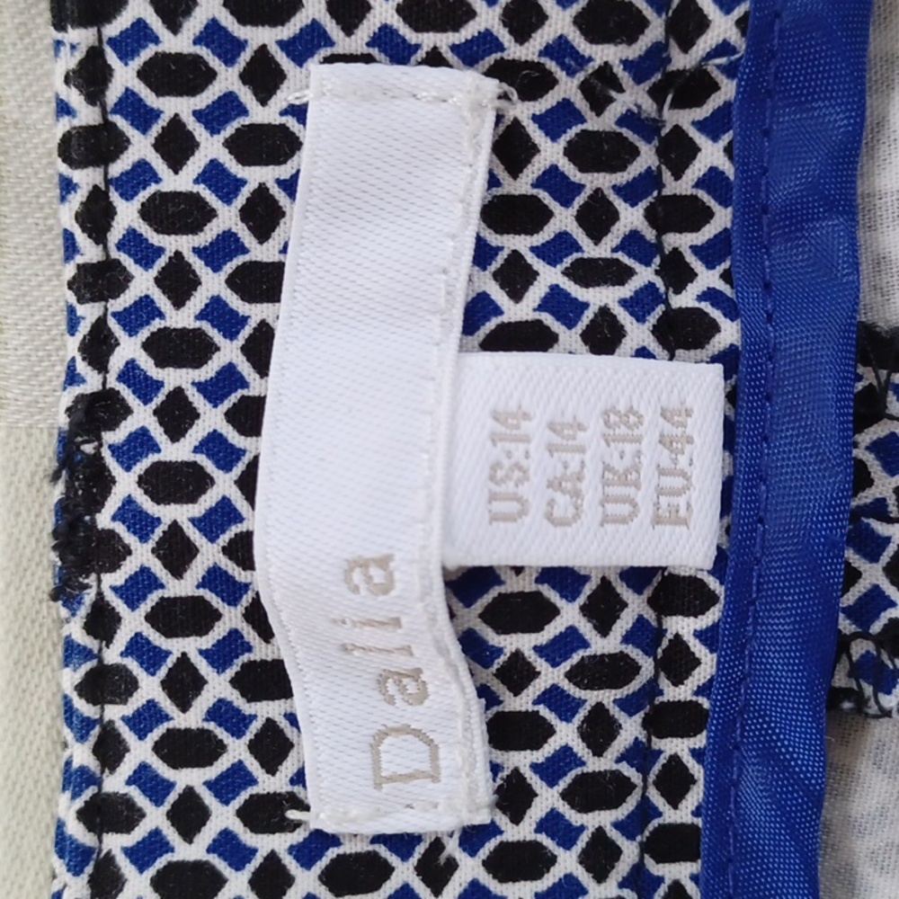 Dalia Stretch Cotton Bermuda Style Dress Shorts- Sz. 14 - Picture 4 of 7